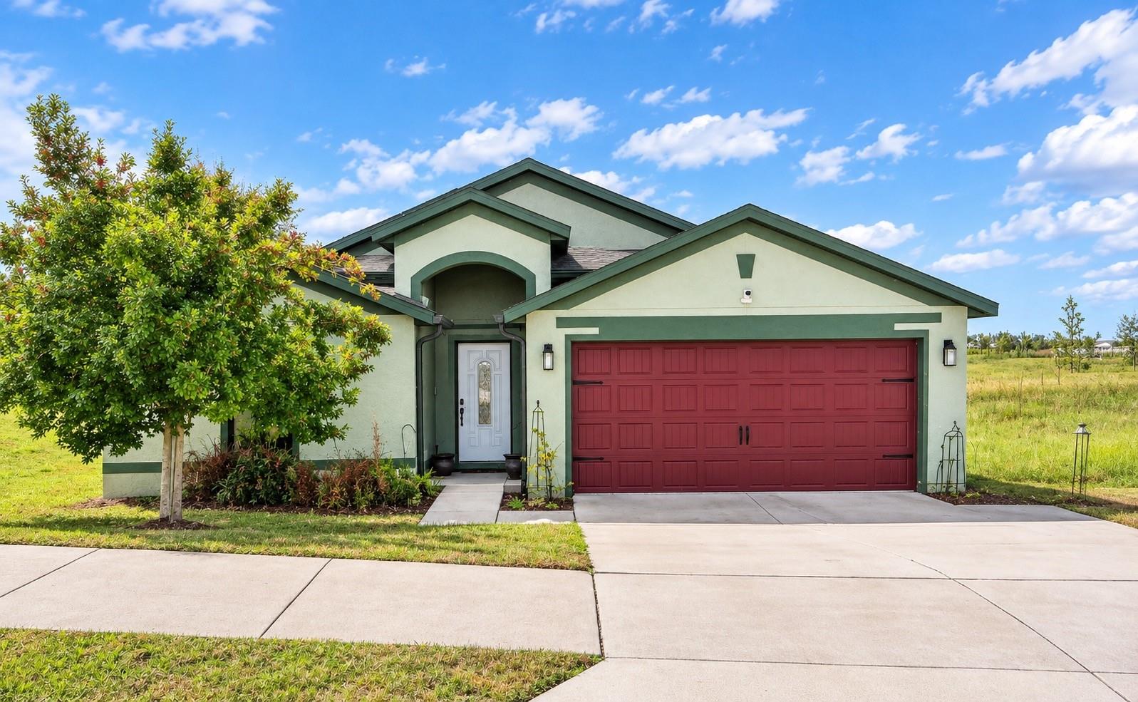 Listing photo 1 for 414 Miles Blvd
