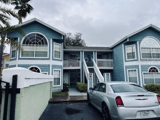 Listing photo 3 for 8705 Knightsbridge Ct #c