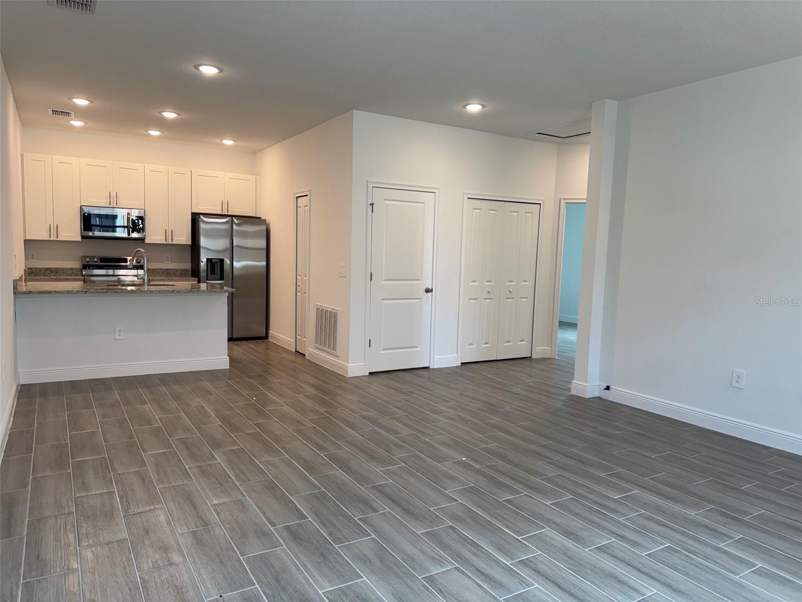 Listing photo 3 for 1616 Cumin Dr