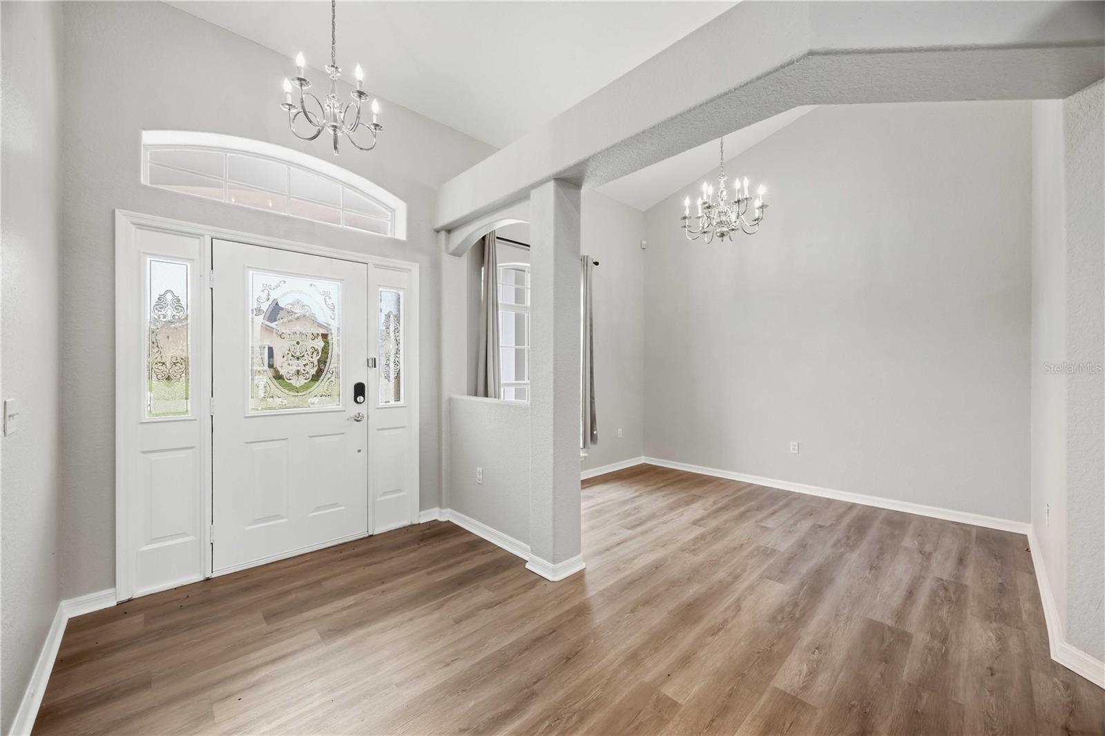 Listing photo 2 for 2630 High Ridge Dr