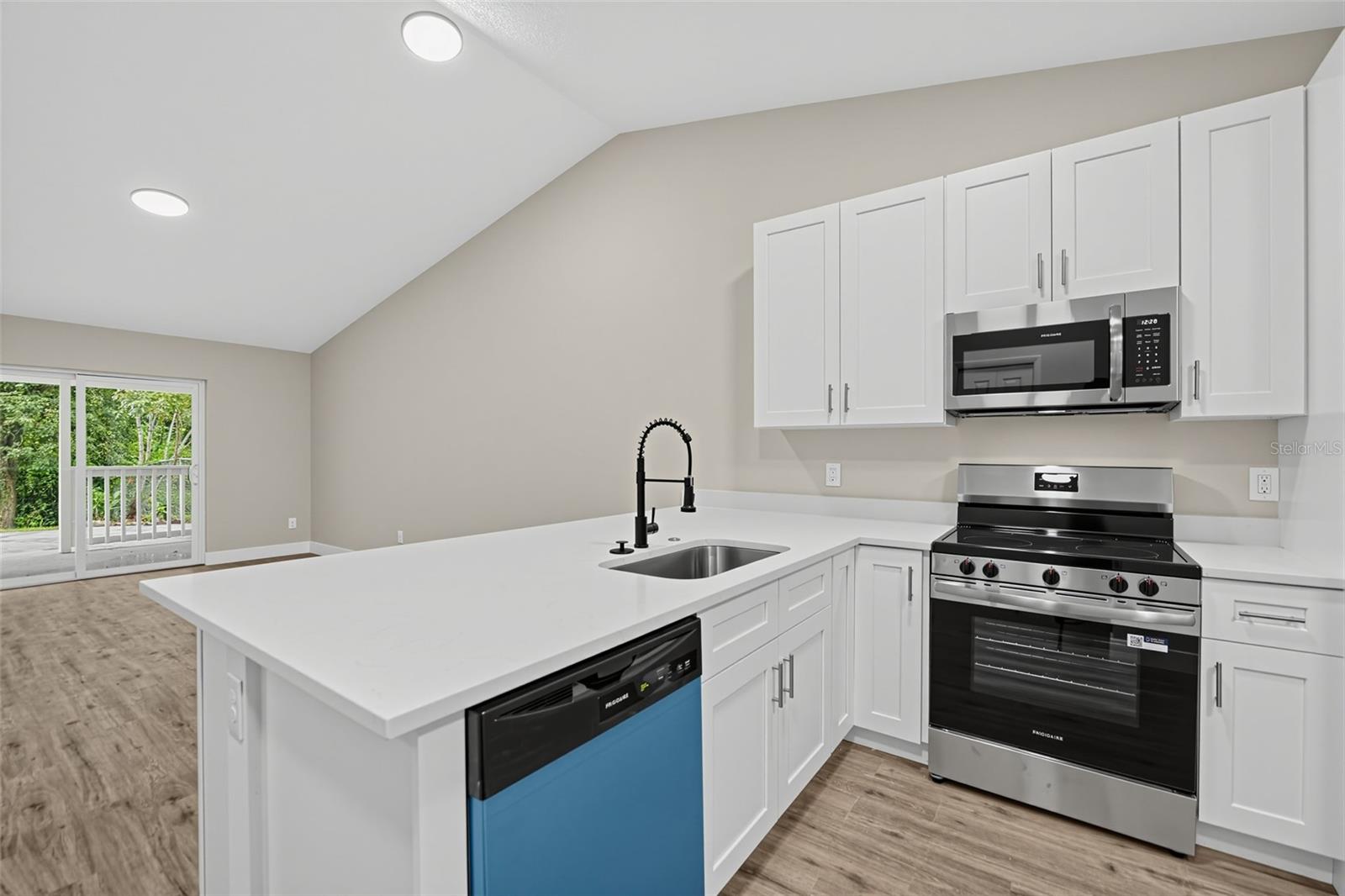 Listing photo 2 for 583 Bablonica Dr
