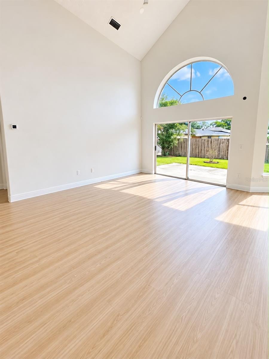 Listing photo 2 for 2141 Falkner Rd