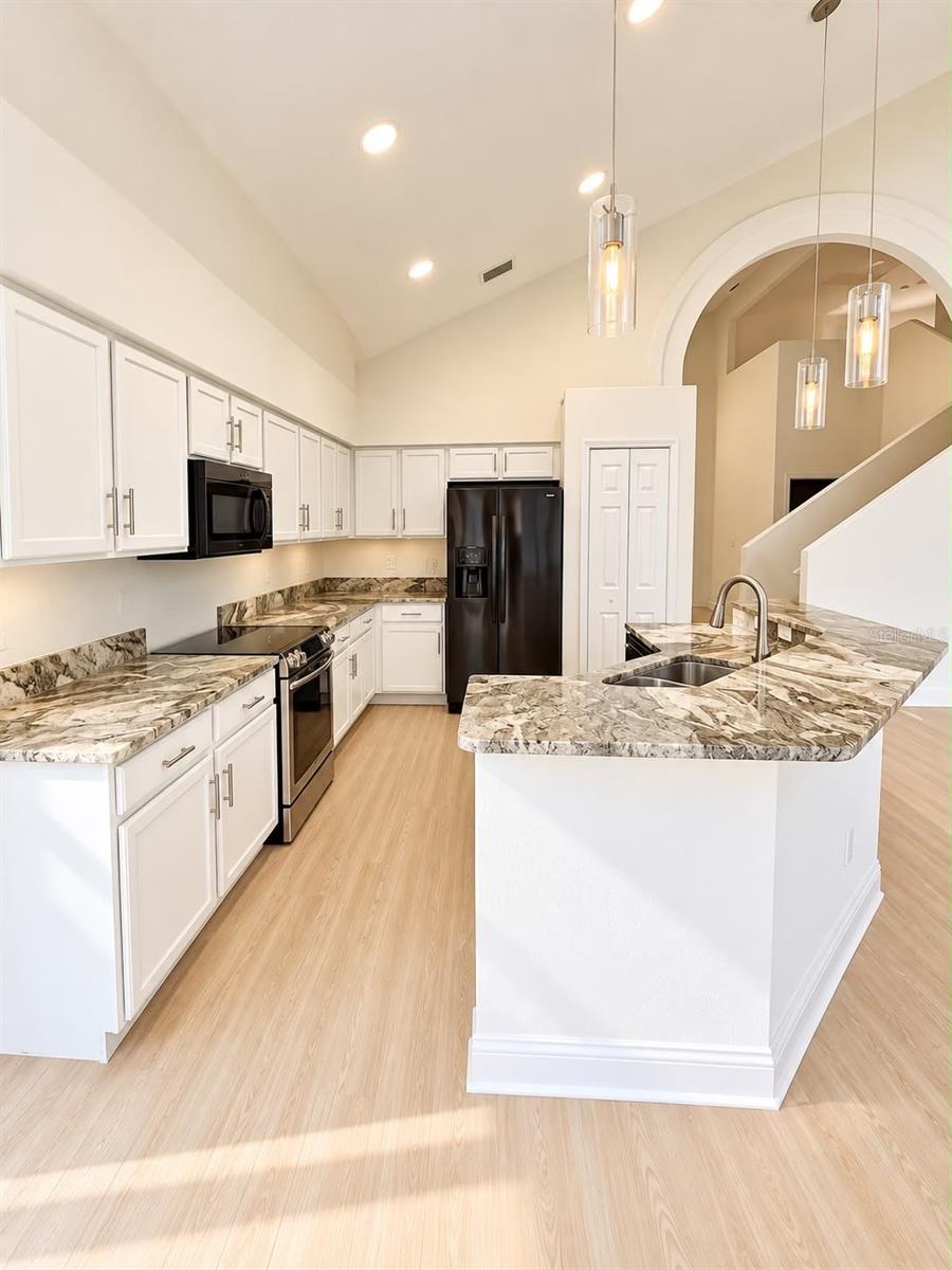 Listing photo 3 for 2141 Falkner Rd