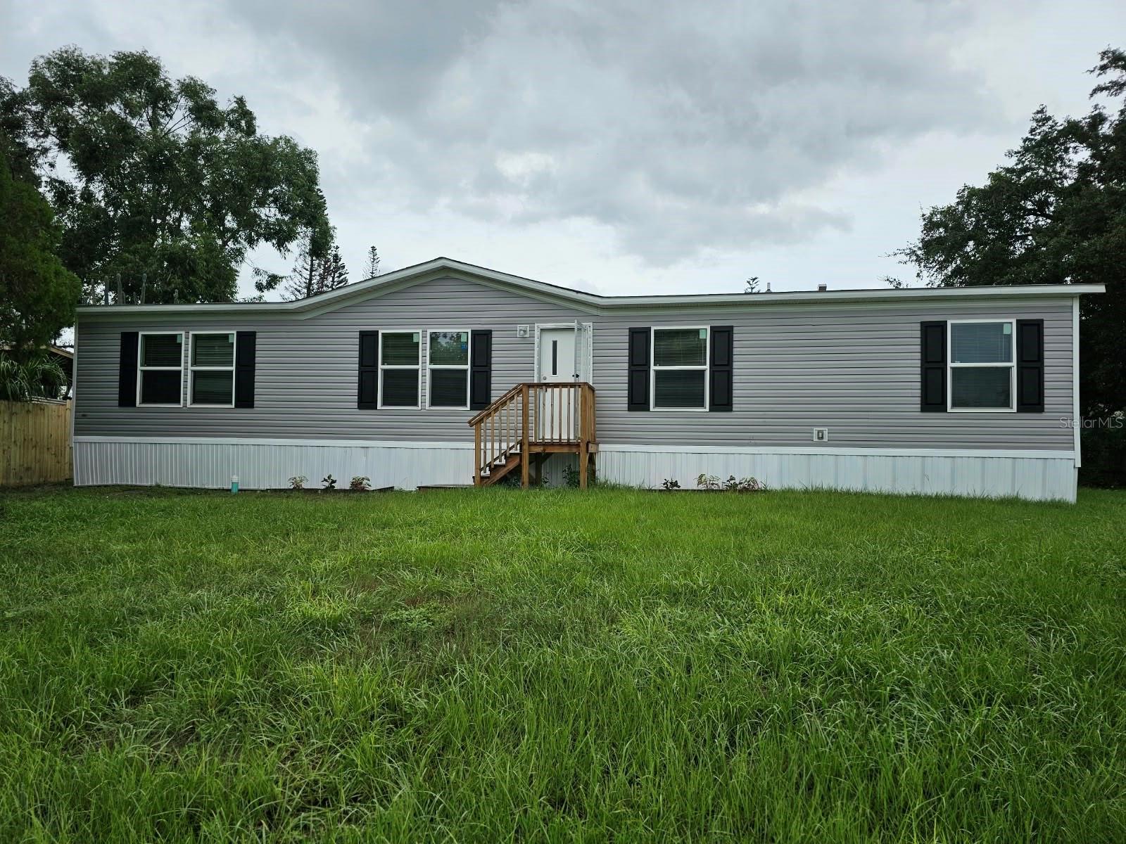 Listing photo 1 for 6931 Castillo Ct
