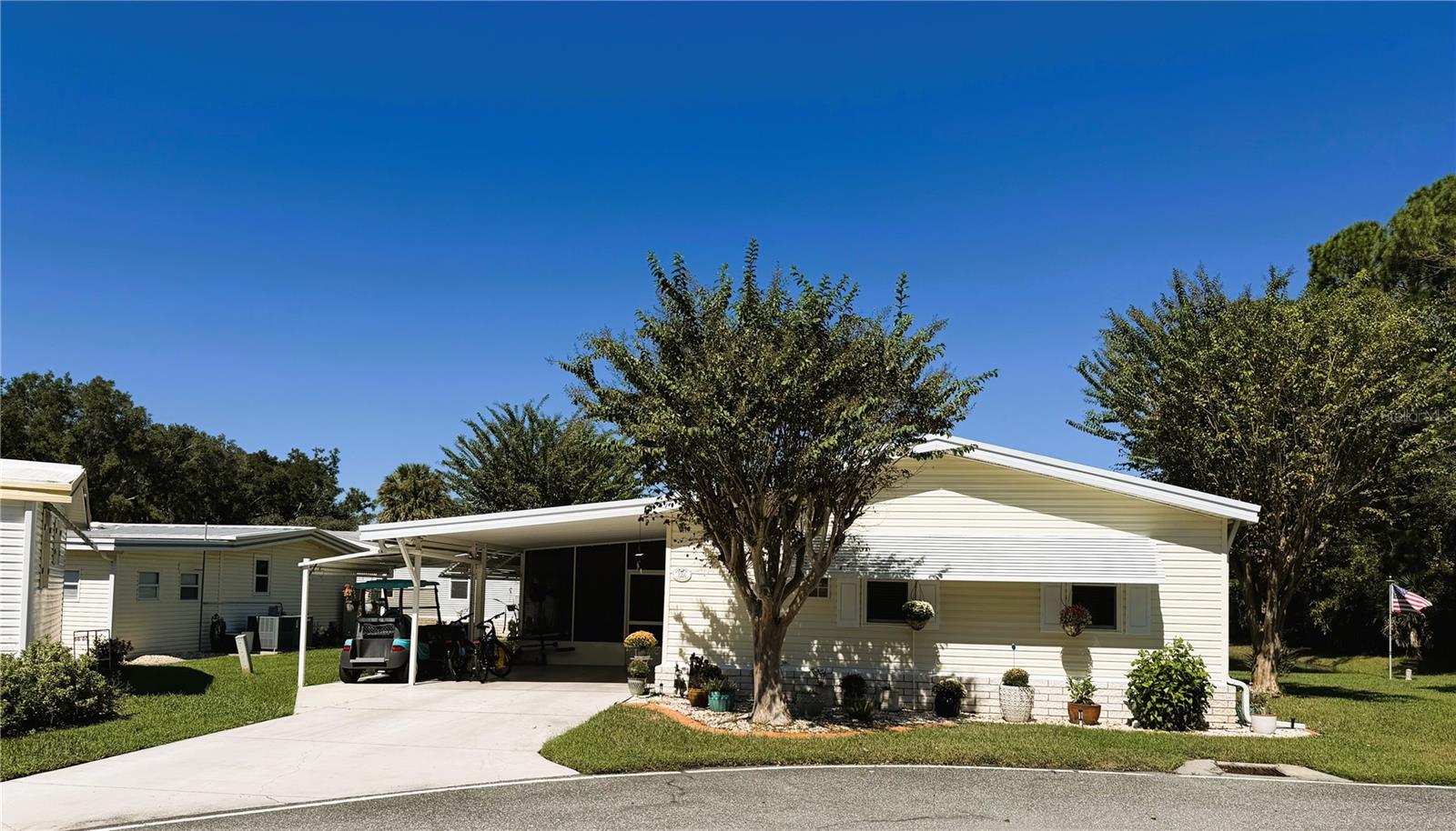Listing photo for 122 Tamarisk Way