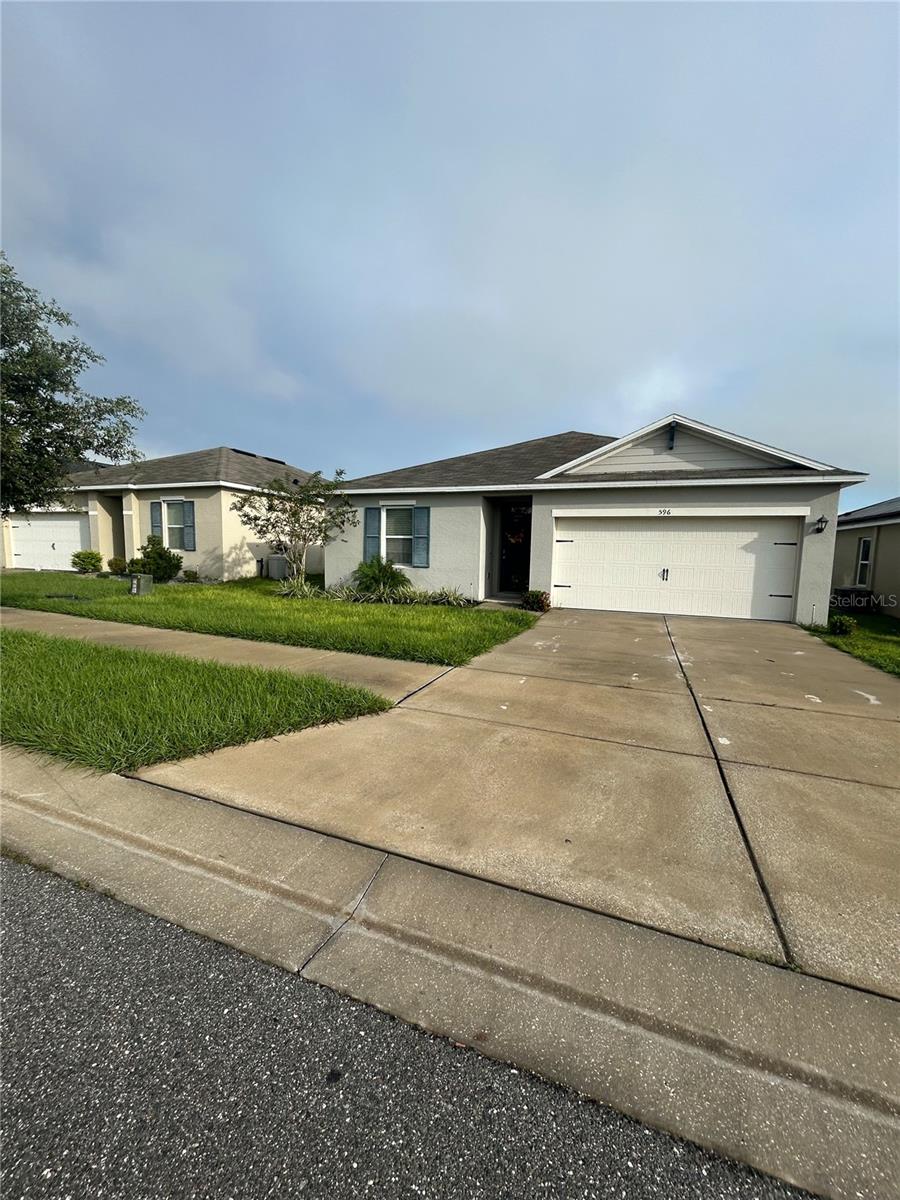 Listing photo 2 for 596 Boardwalk Ave