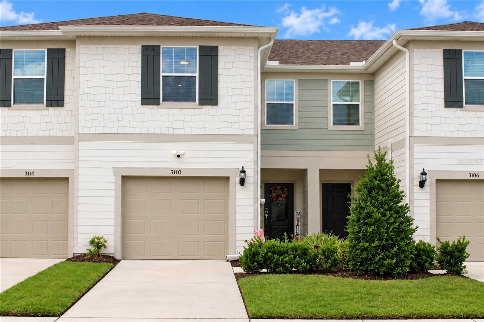 Listing photo 2 for 3110 Emerald Acres Ln