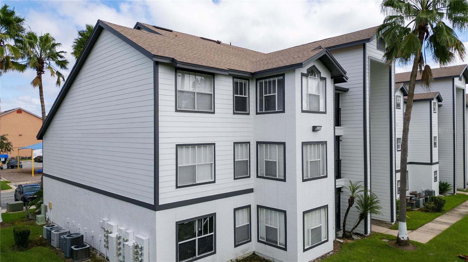 Listing photo 2 for 2218 Grand Cayman Ct #1335