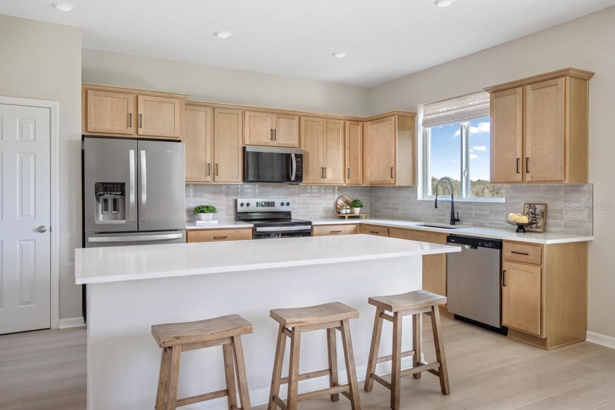 Listing photo 3 for 3074 Crossland Ct