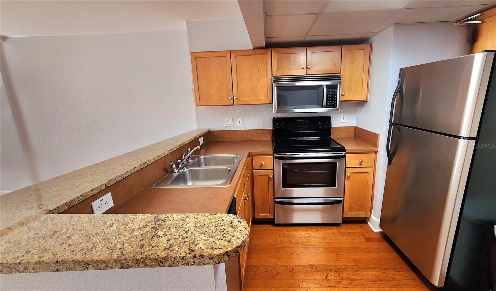 Listing photo 2 for 151 E Washington St #327