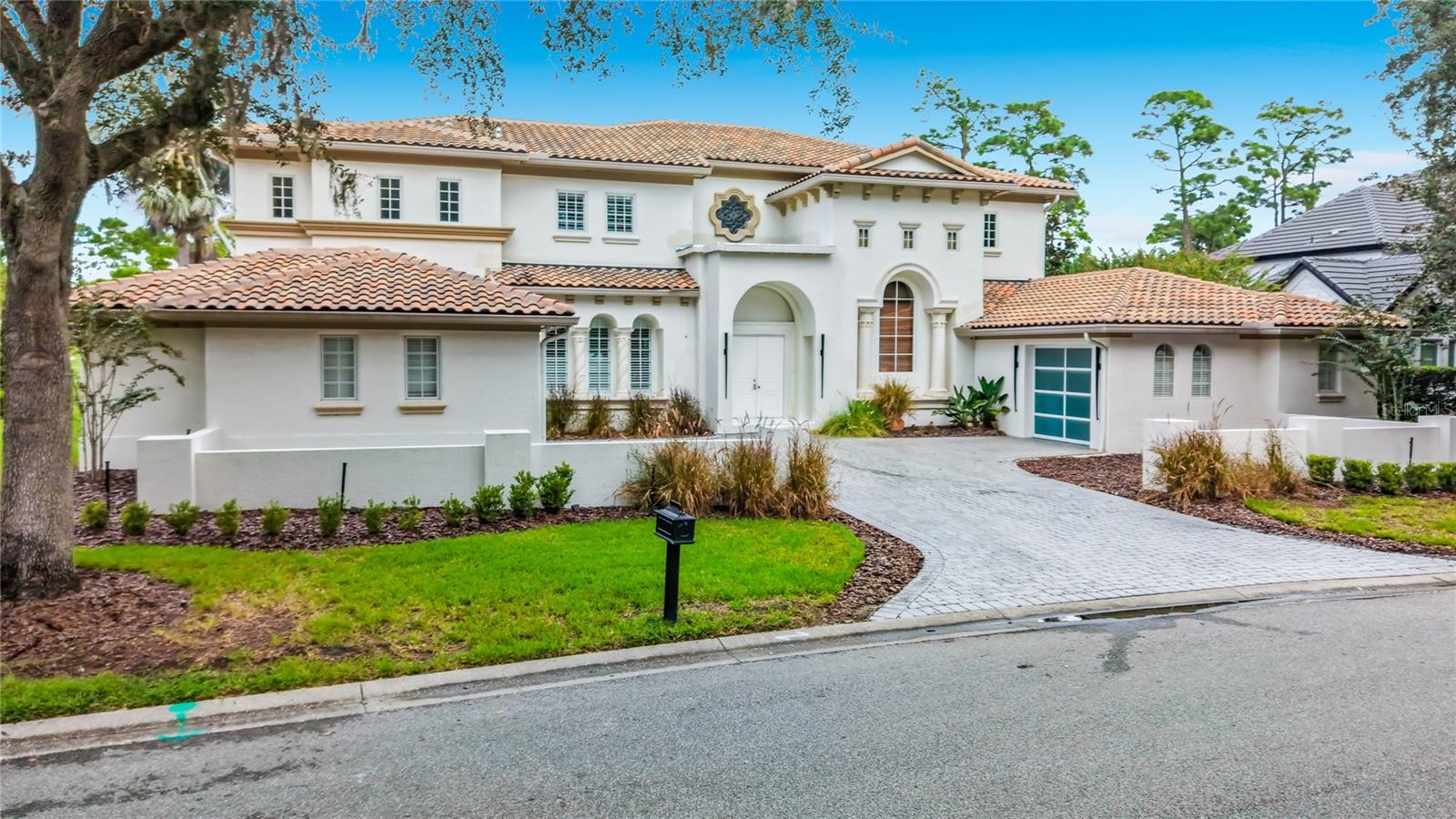 Listing photo 2 for 9563 Blandford Rd