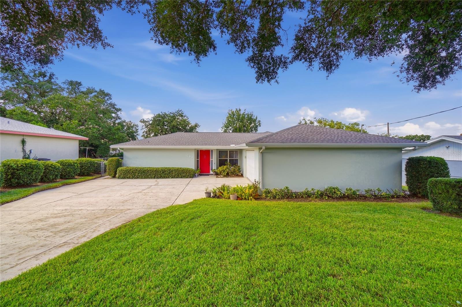 Listing photo 1 for 241 Volusia Dr