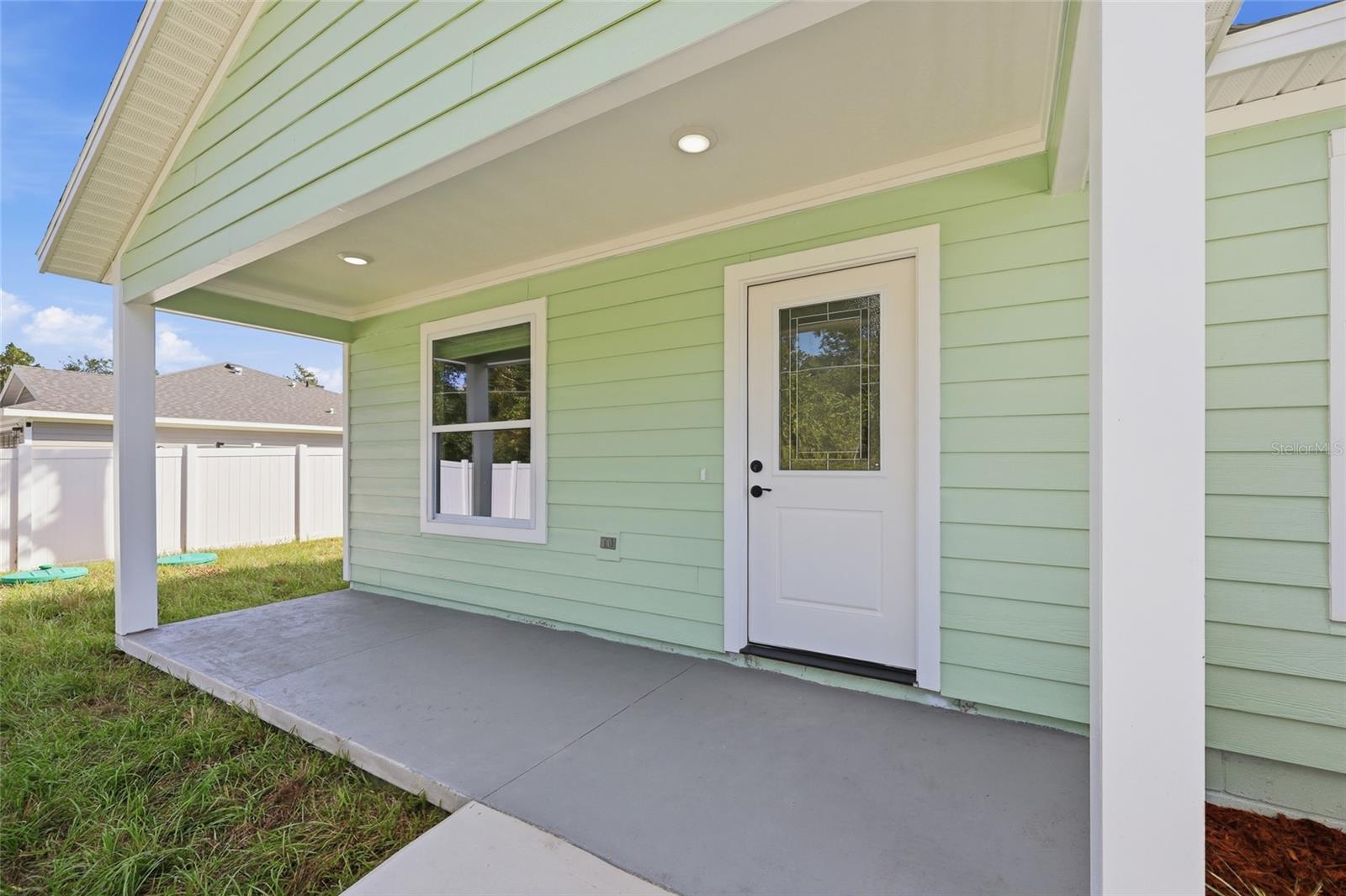 Listing photo 3 for 11134 Woodside Dr