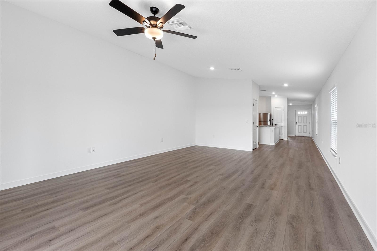 Listing photo 3 for 7130 Canopy Ln