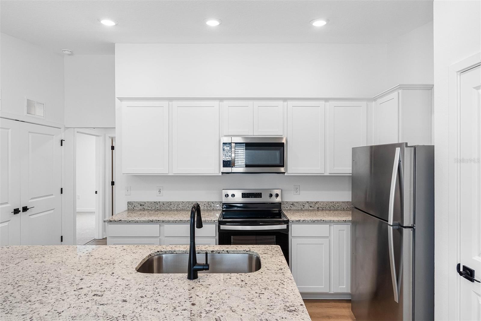 Listing photo 2 for 7130 Canopy Ln