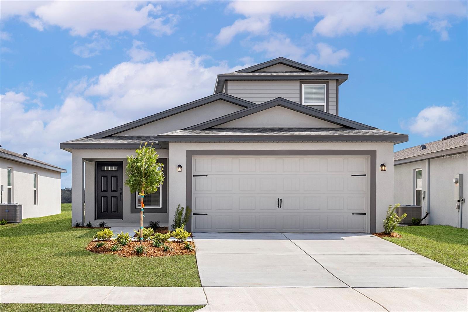 Listing photo 1 for 7118 Canopy Ln