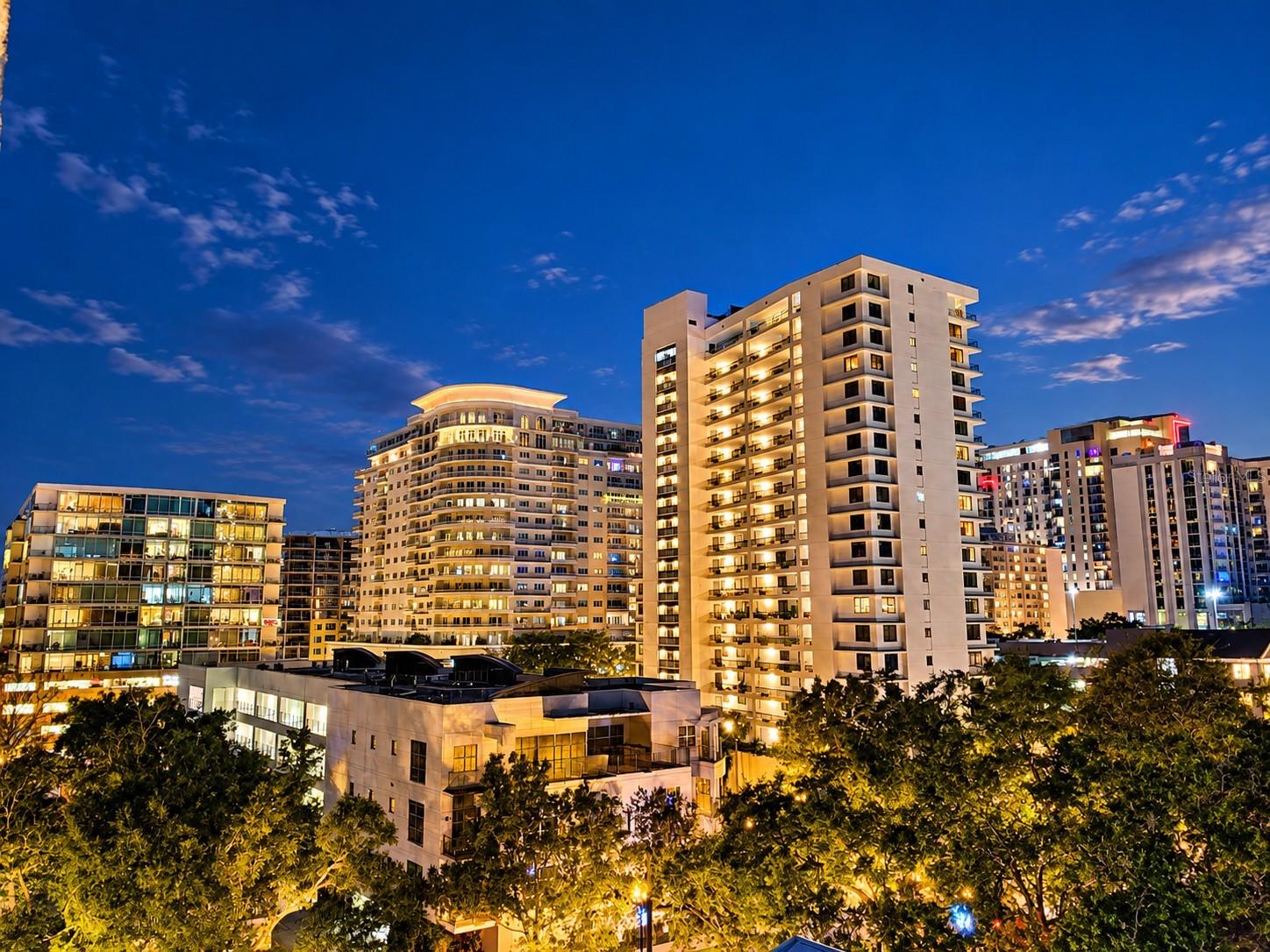 Listing photo 2 for 530 E Central Blvd #203
