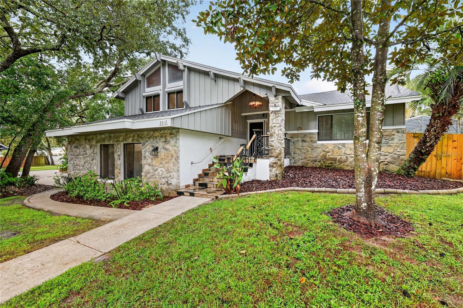 Listing photo 2 for 3512 Merivale Dr