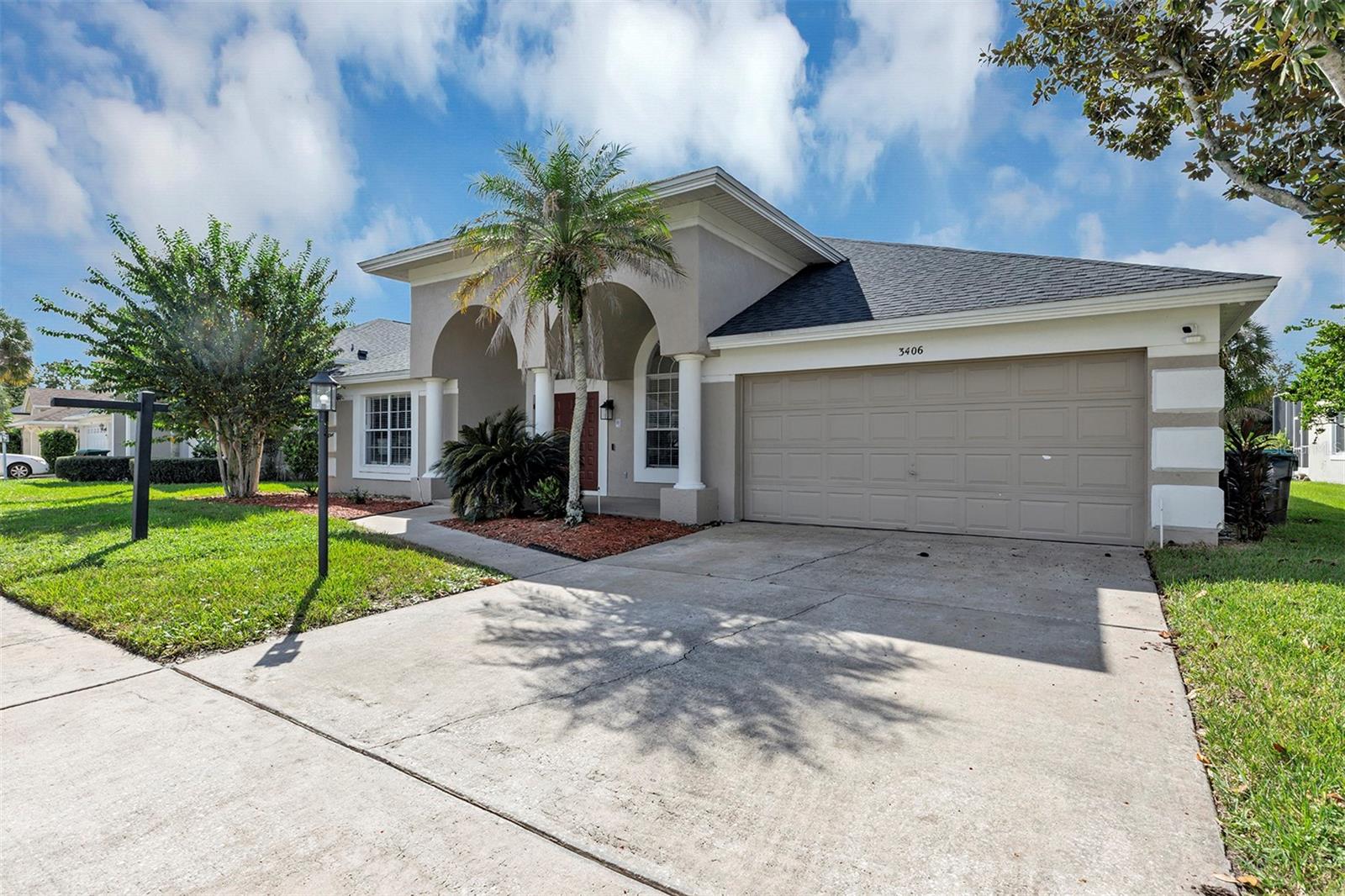 Listing photo 2 for 3406 Timucua Cir
