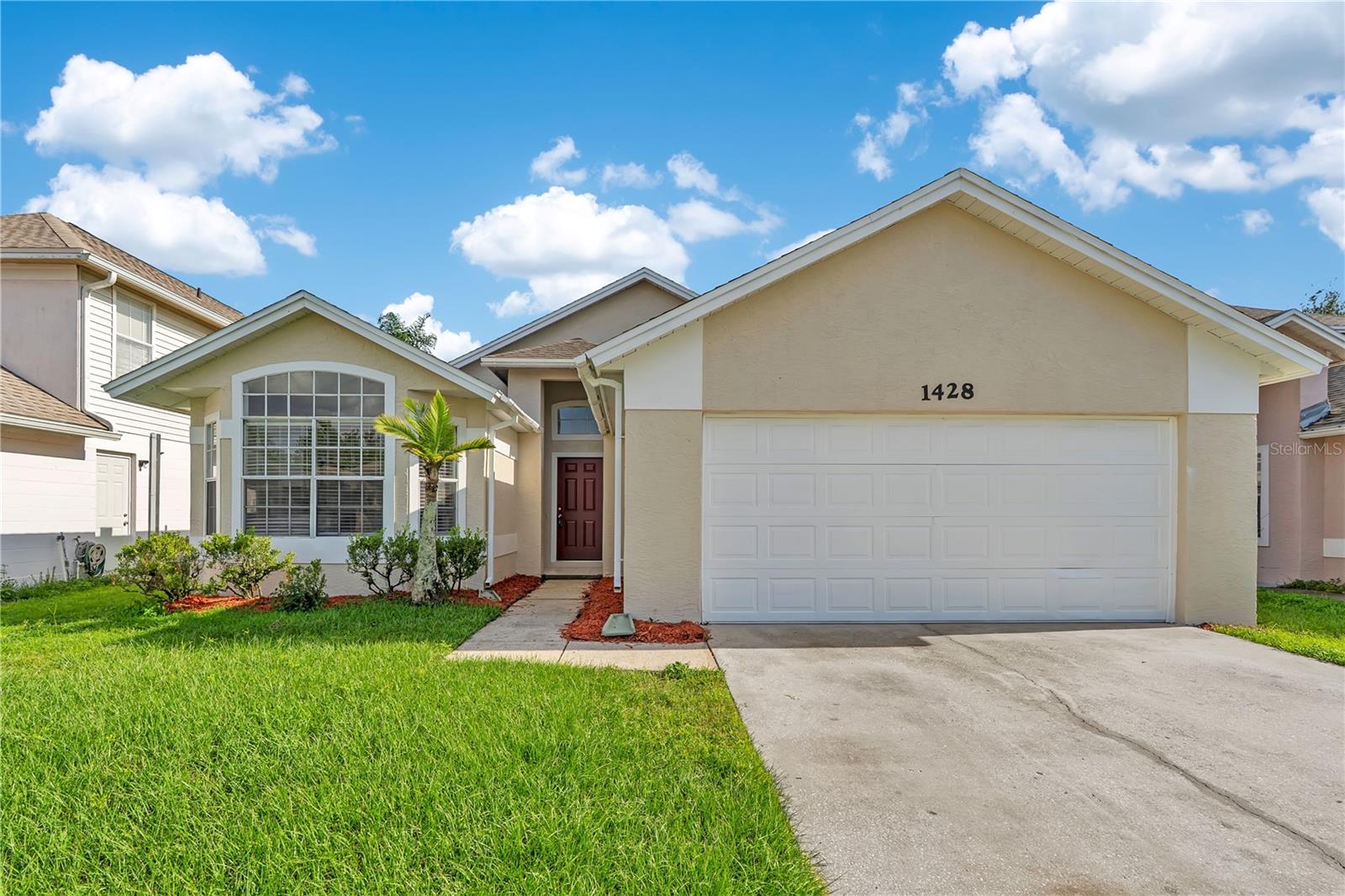 Listing photo 1 for 1428 Abberton Dr