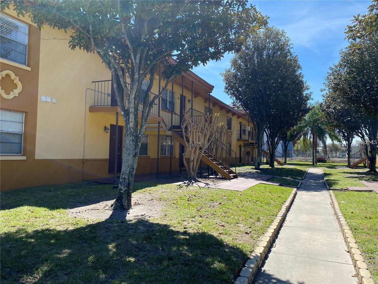 Listing photo 1 for 778 Ridenhour Cir #778