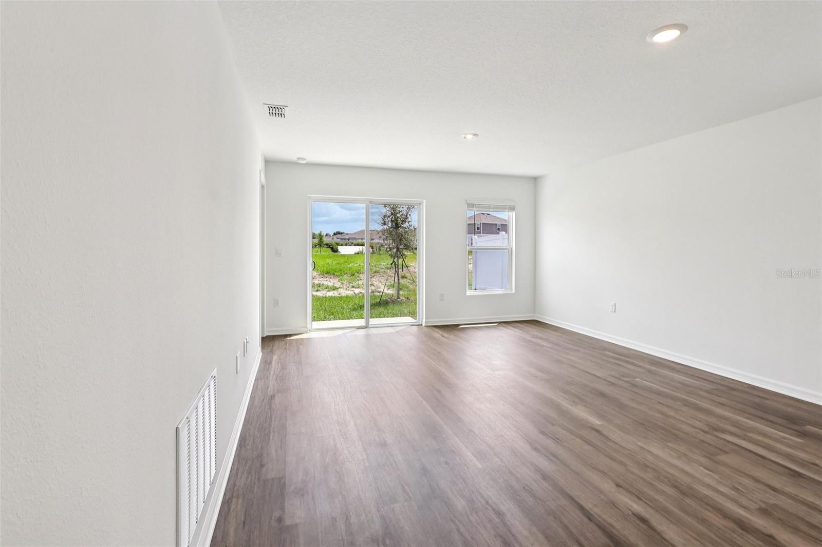 Listing photo 3 for 1167 Amber Waves Ct