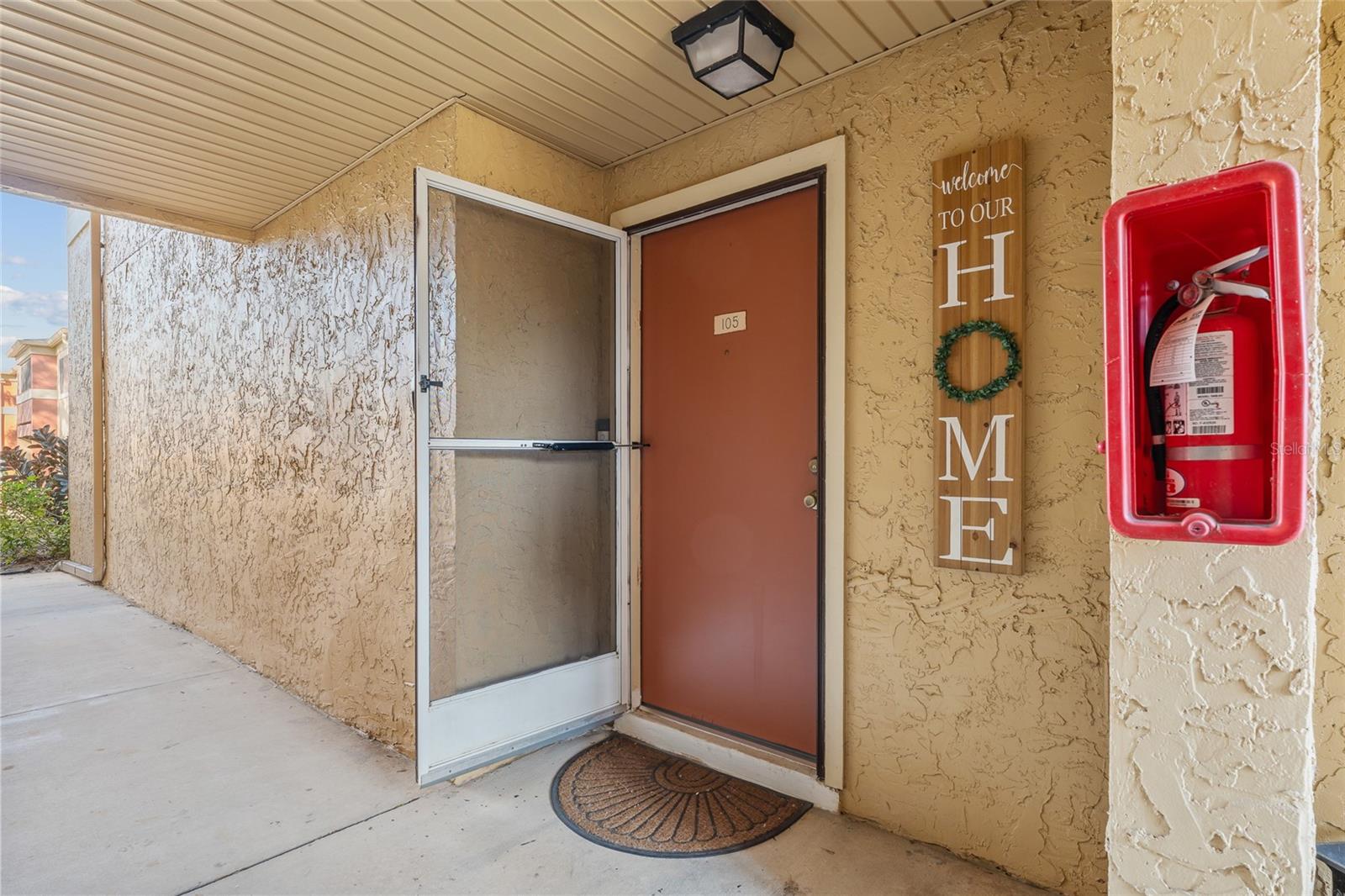 Listing photo 2 for 652 Kenwick Cir #105