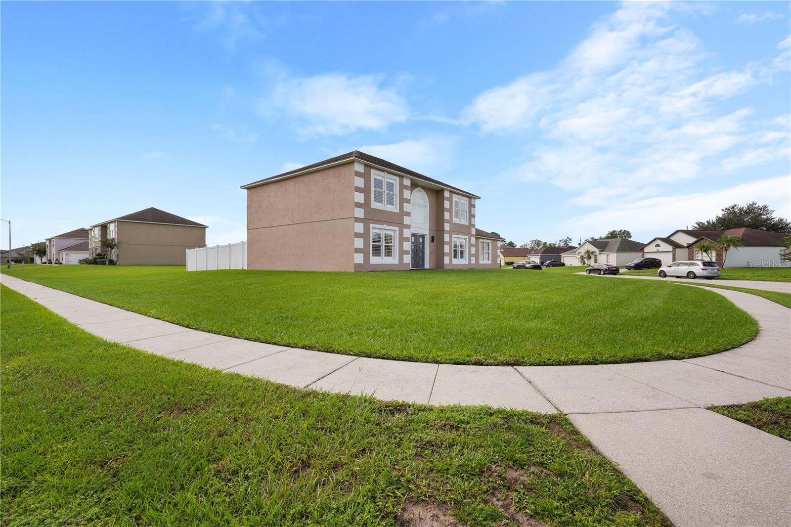 Listing photo 2 for 2430 Marcasite Loop