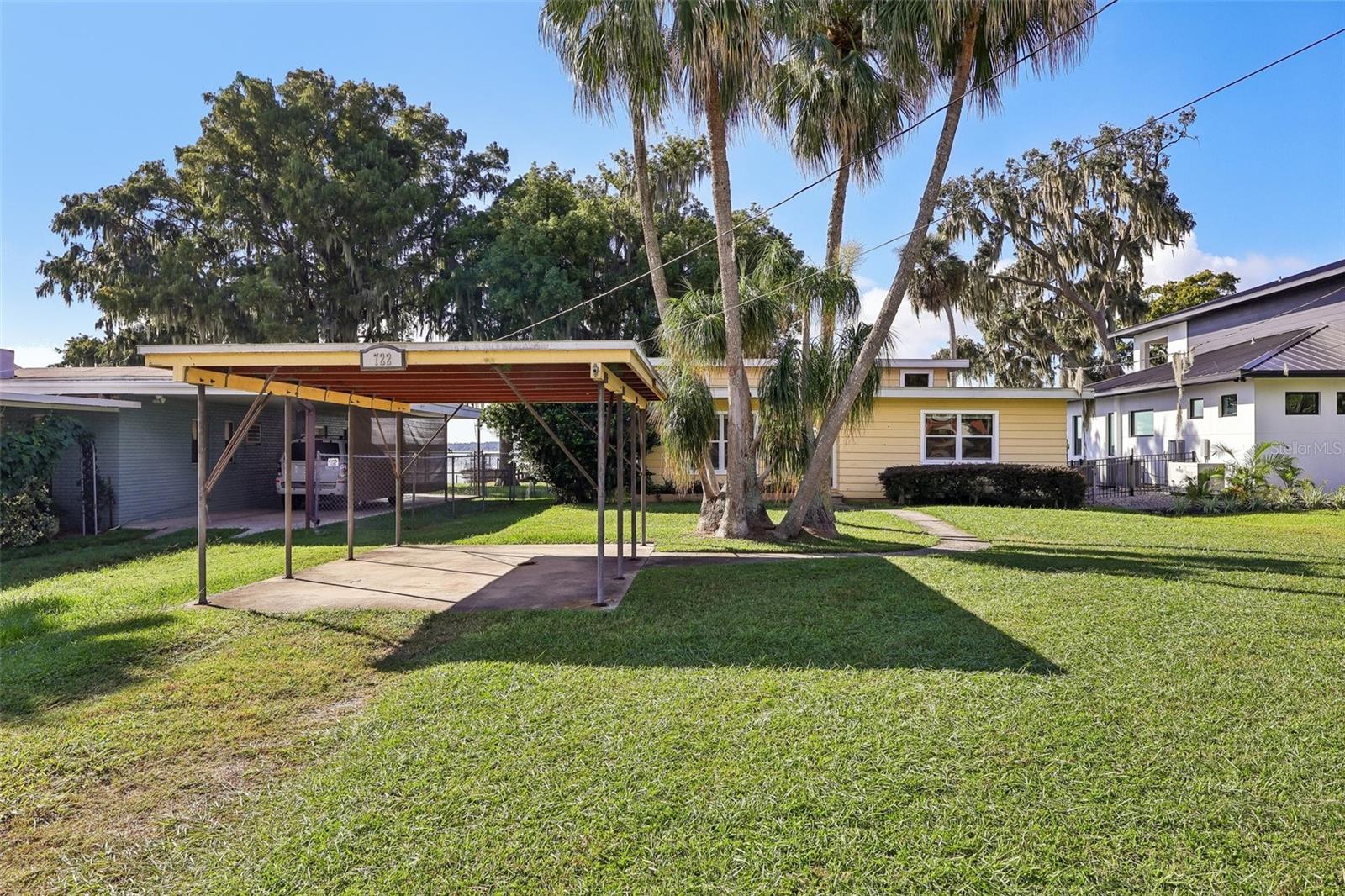Listing photo 2 for 722 Lake Dora Dr
