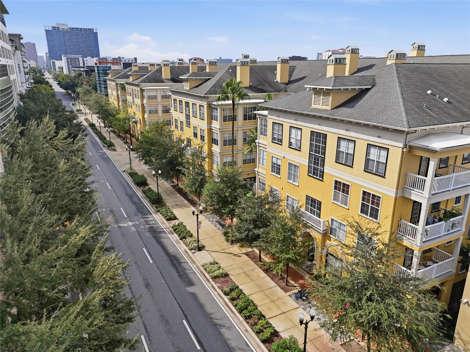Listing photo 1 for 860 N Orange Ave #355