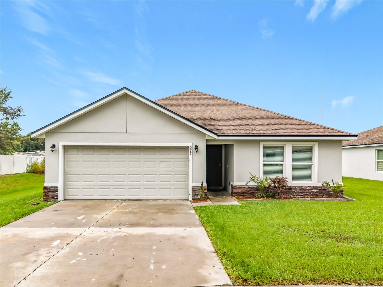Listing photo 1 for 322 Judy Ln