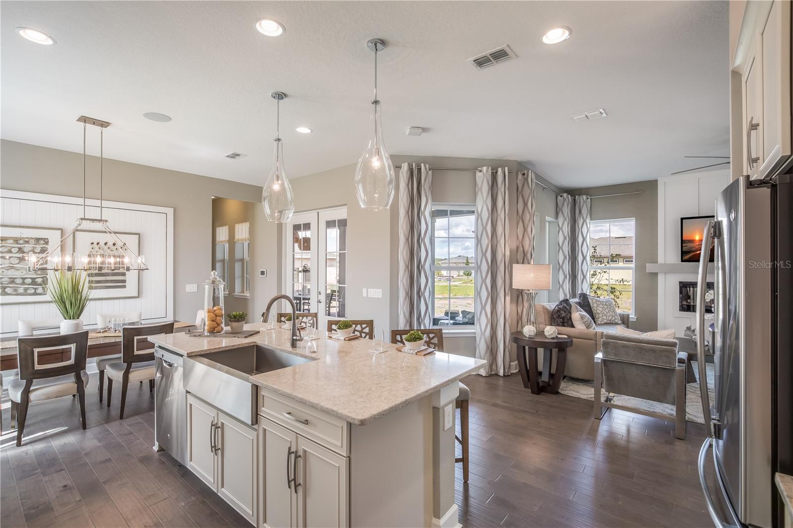 Listing photo 3 for 9520 Florey Way