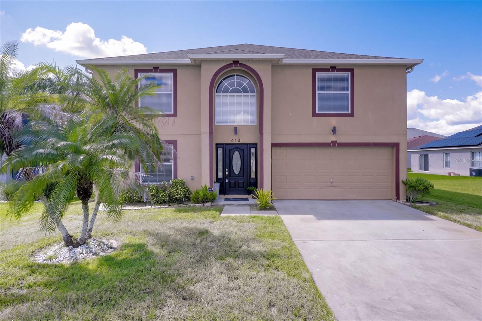 Listing photo 1 for 410 Fairfield Dr