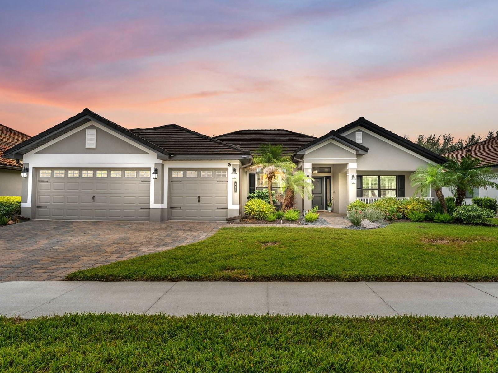 Listing photo 1 for 466 Lake Vista Dr