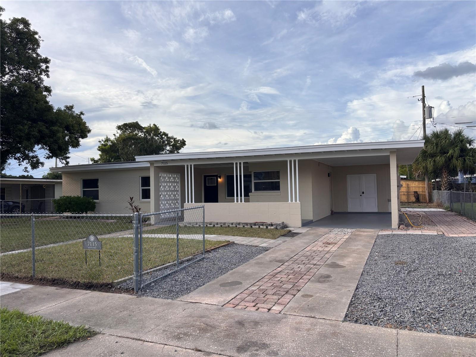 Listing photo 1 for 7115 Alvina Way