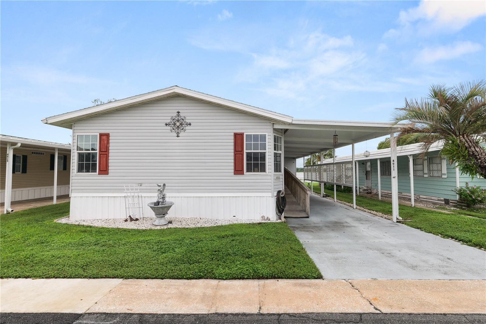 Listing photo 1 for 4911 Linc Ln
