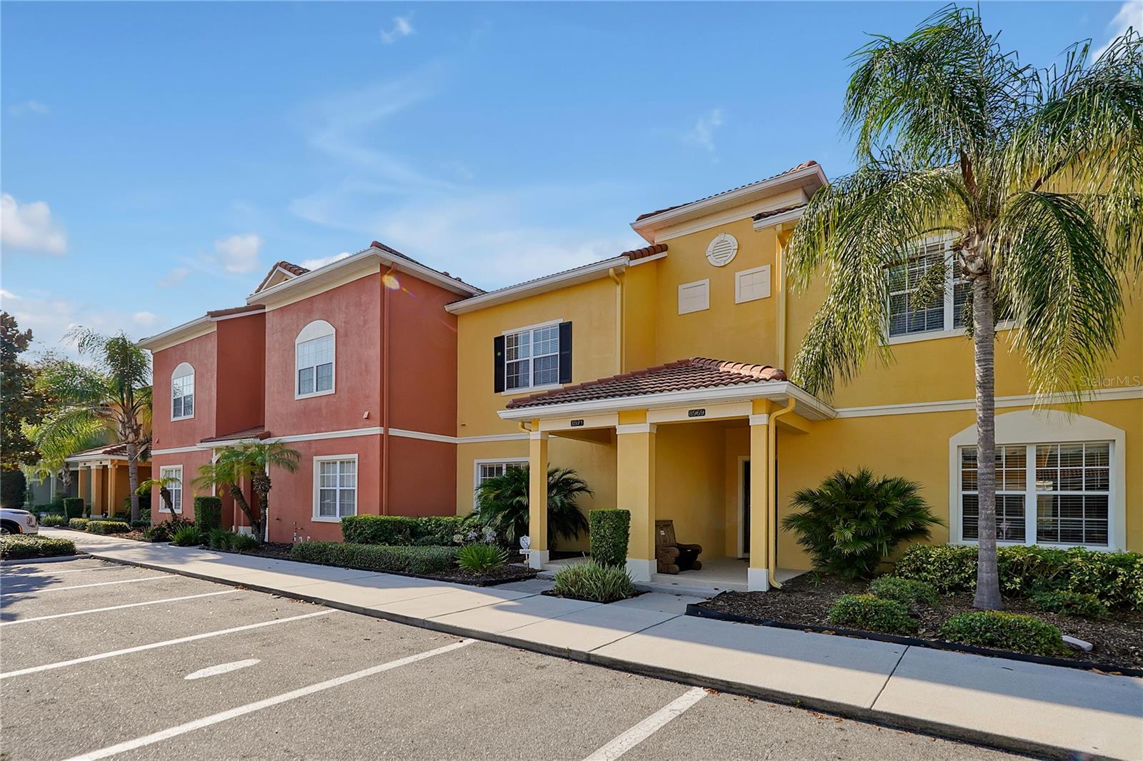 Listing photo 2 for 8971 Coco Palm Rd