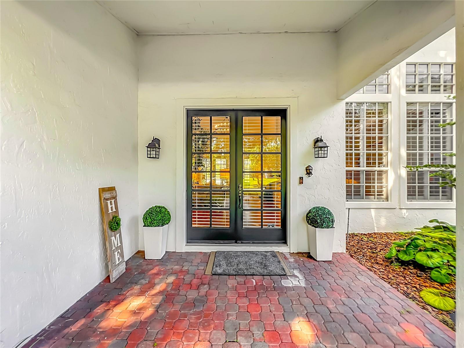 Listing photo 3 for 972 Oakpoint Cir