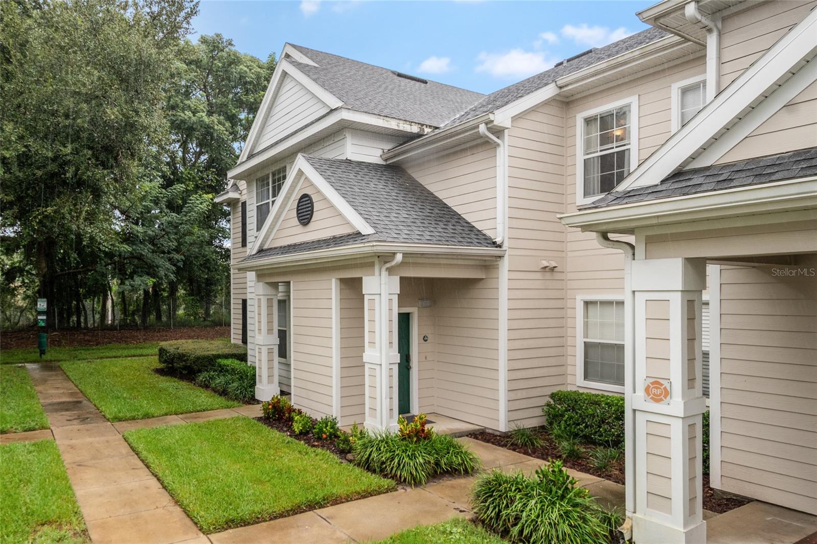 Listing photo 1 for 1300 Eastern Pecan Pl #208