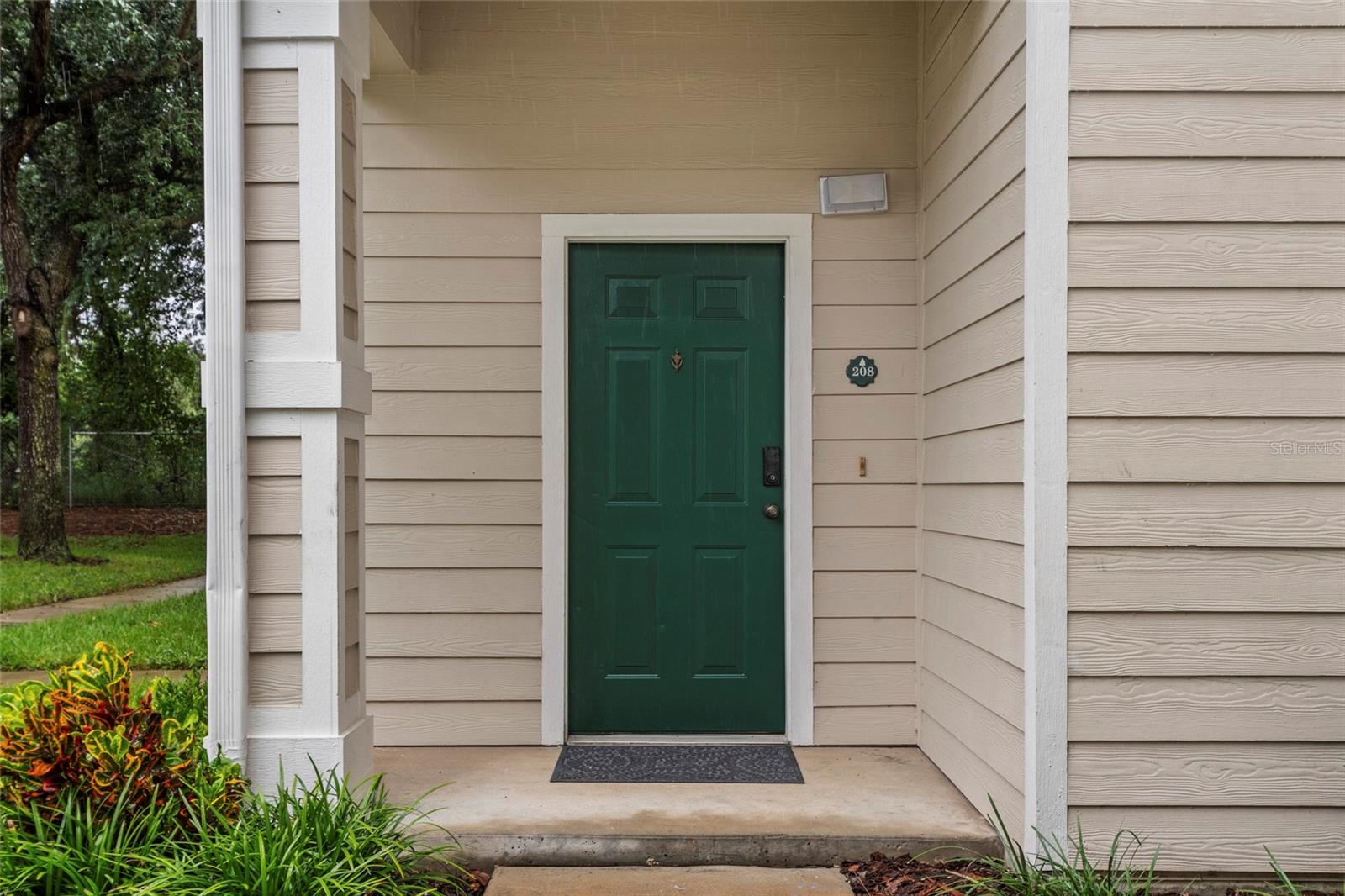 Listing photo 3 for 1300 Eastern Pecan Pl #208