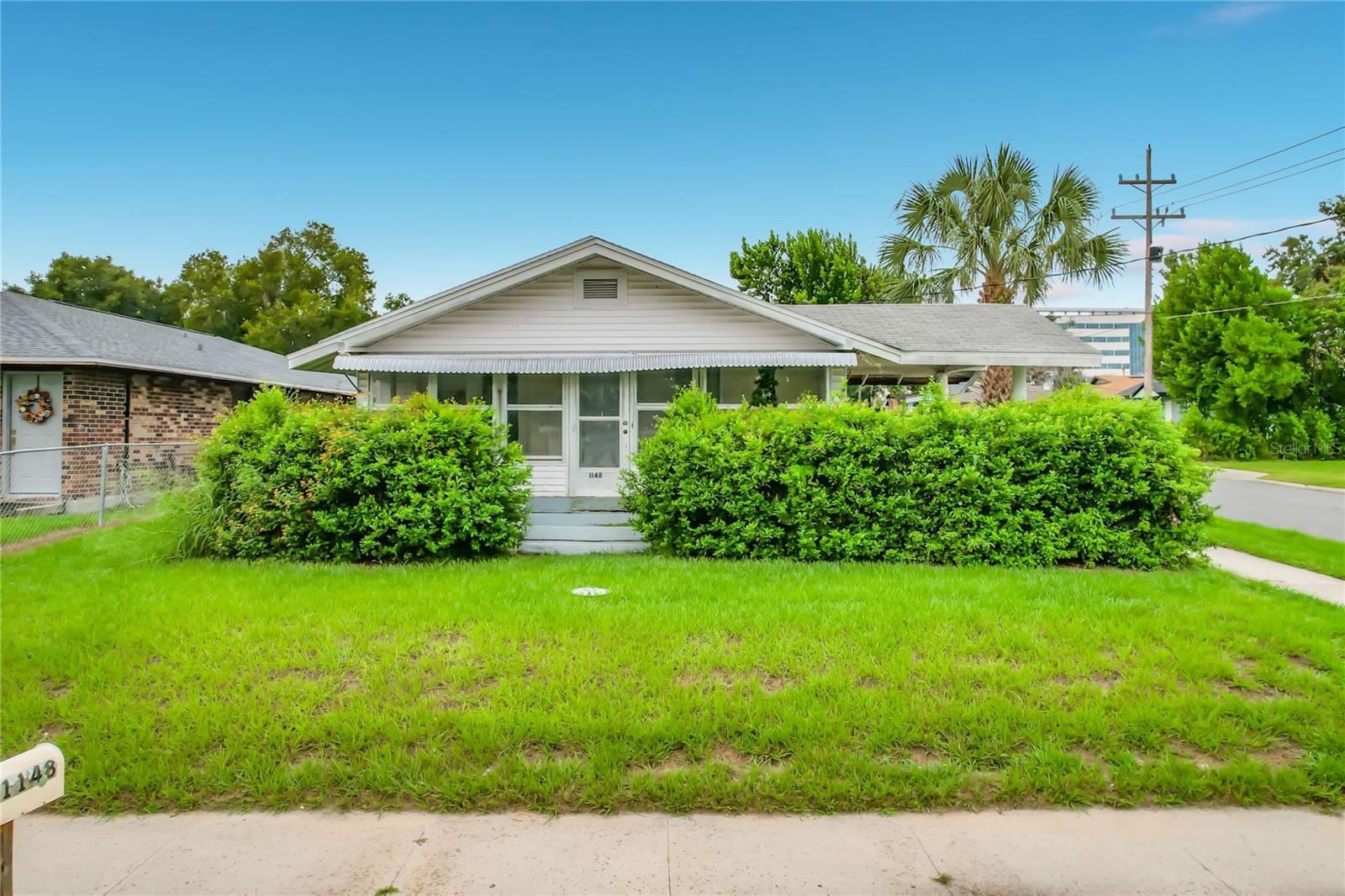 Listing photo 2 for 1148 Gilmore Ave