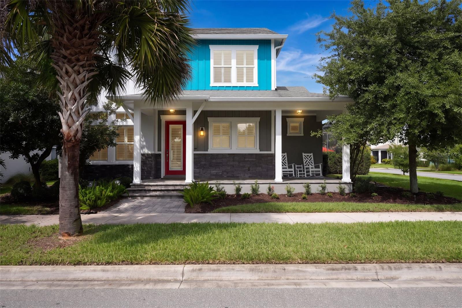 Listing photo 2 for 9493 Reymont St