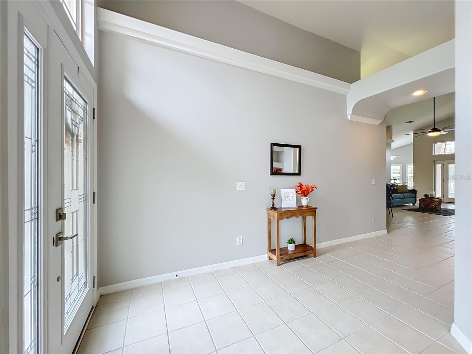 Listing photo 3 for 1519 Woodsglen Dr