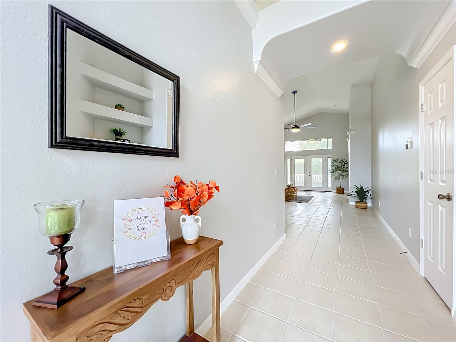 Listing photo 2 for 1519 Woodsglen Dr