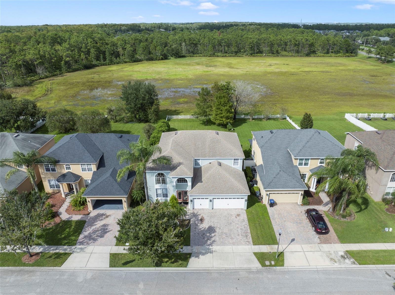 Listing photo 1 for 1557 Amaryllis Cir