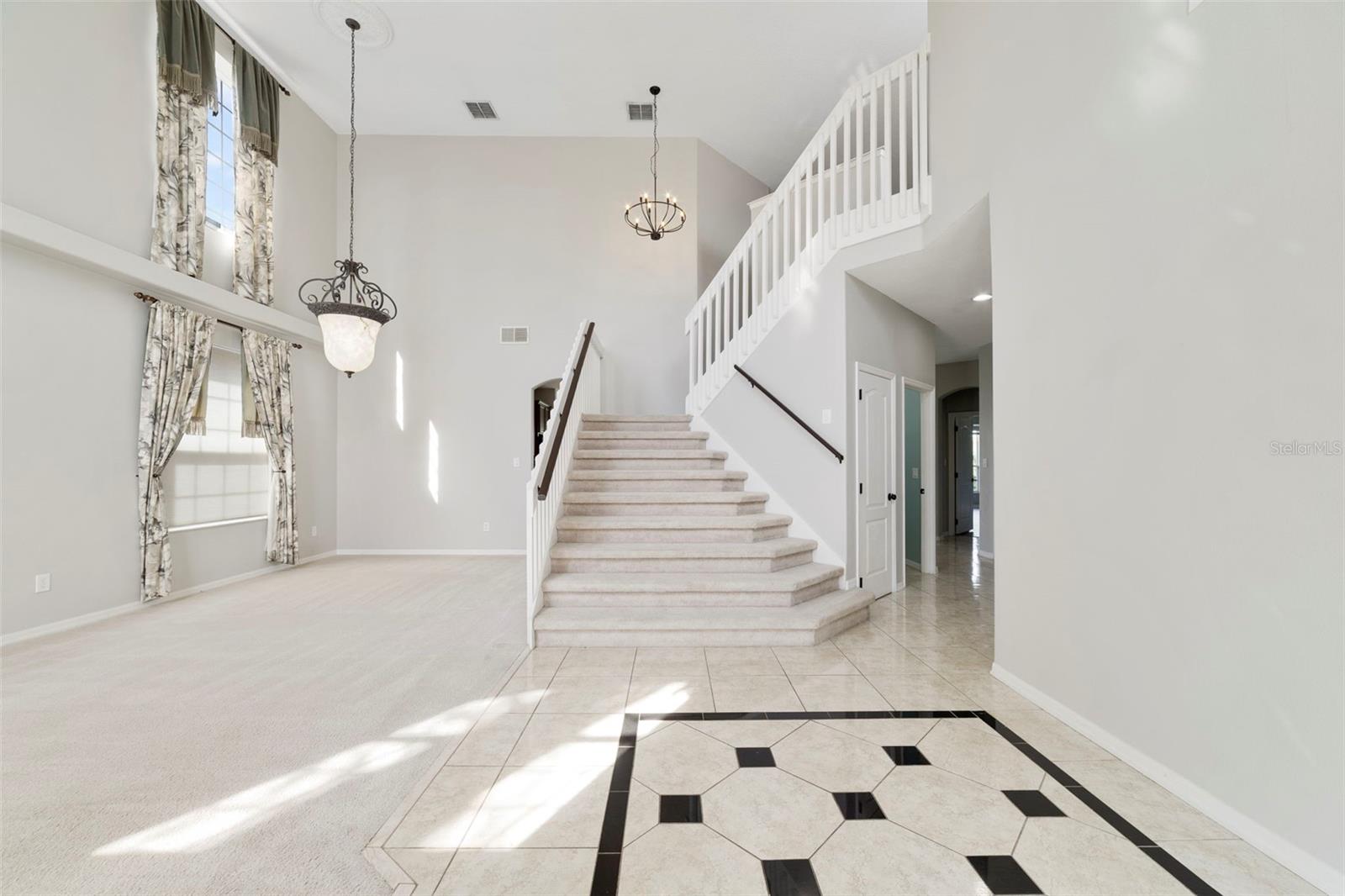Listing photo 3 for 1557 Amaryllis Cir