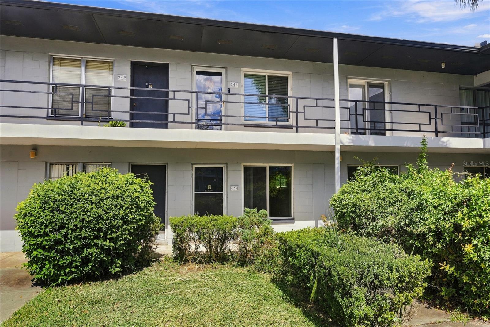 Listing photo 1 for 825 N Primrose Dr #111