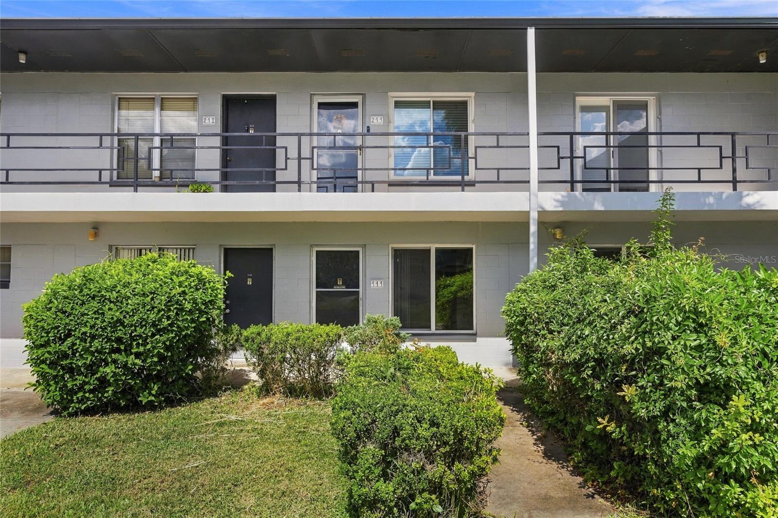 Listing photo 2 for 825 N Primrose Dr #111