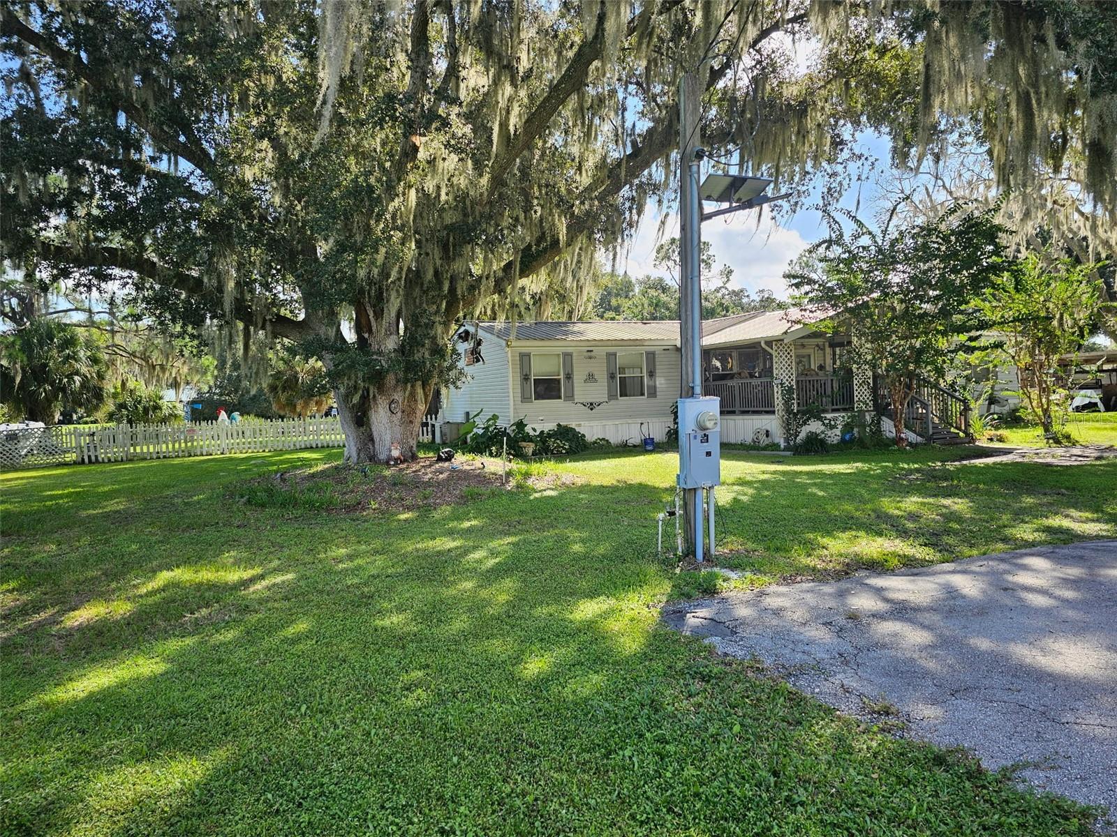Listing photo 2 for 3348 N Marina Pkwy
