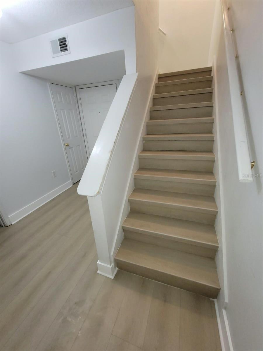 Listing photo 2 for 265 Goldenrain Dr #265